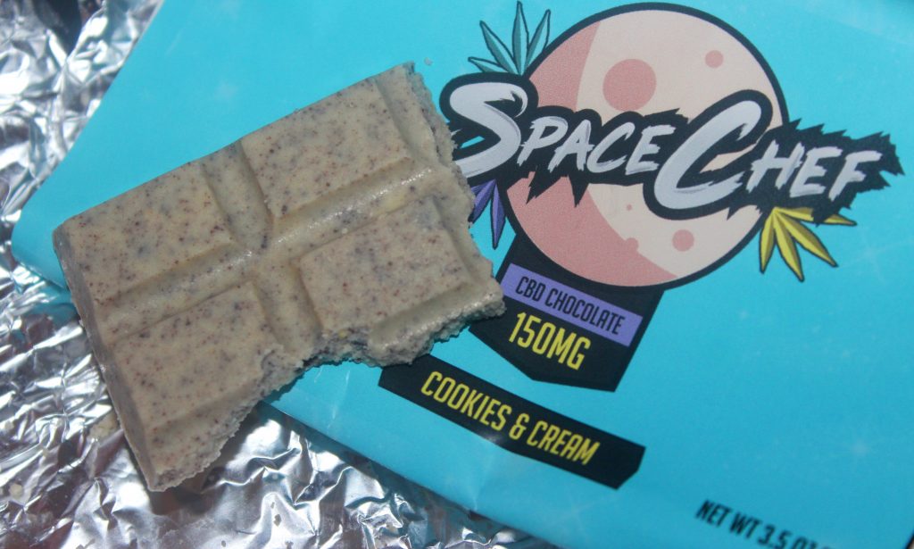 Picture of Space Chef's tasty Cookies and Cream flavour 150mg CBD Chocolate Bar